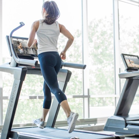 FREEMOTION BIEŻNIA ELEKTRYCZNA INCLINE TRAINER i22.9 FREEMOTION BIEŻNIA ELEKTRYCZNA INCLINE TRAINER i22.9